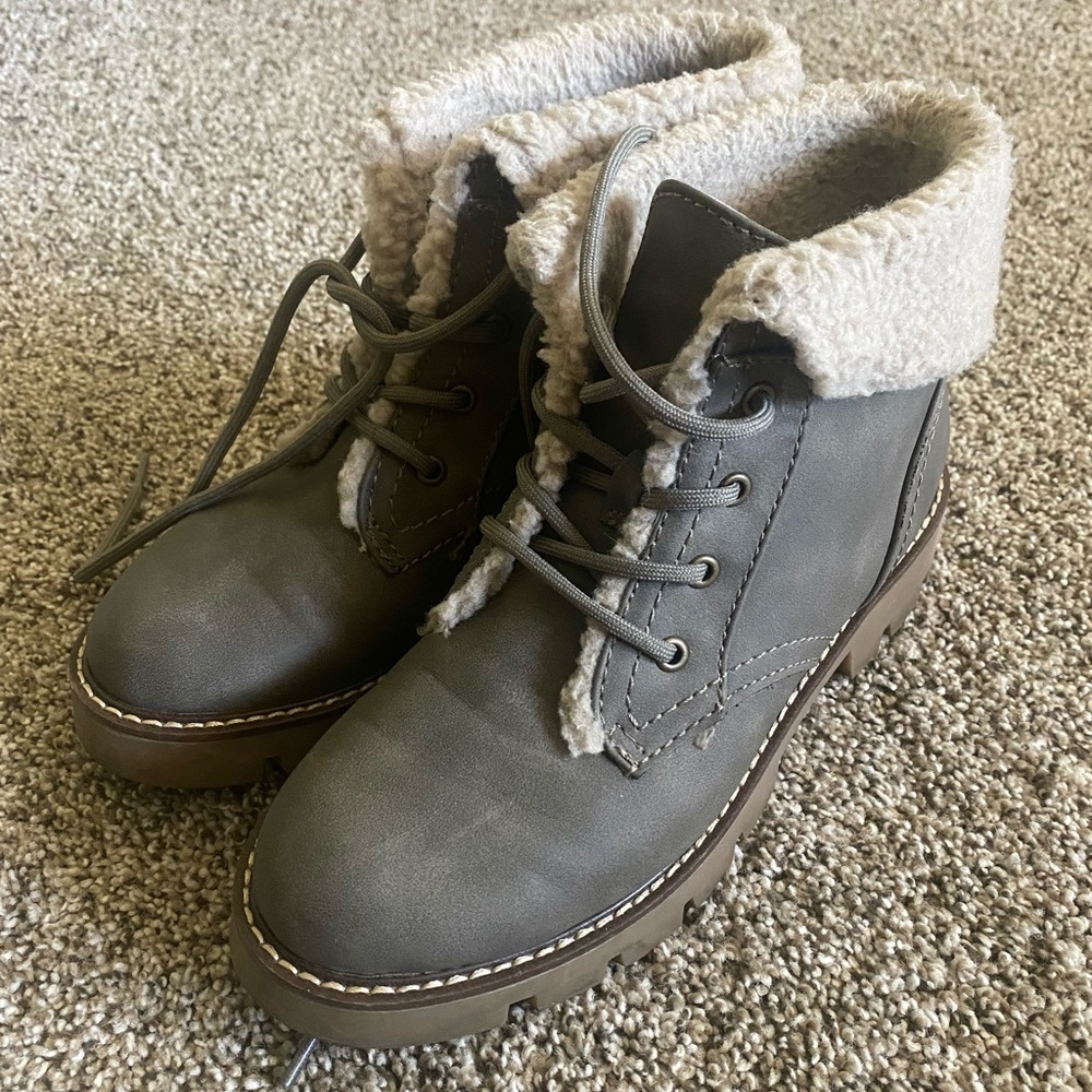 Lace up Combat boot